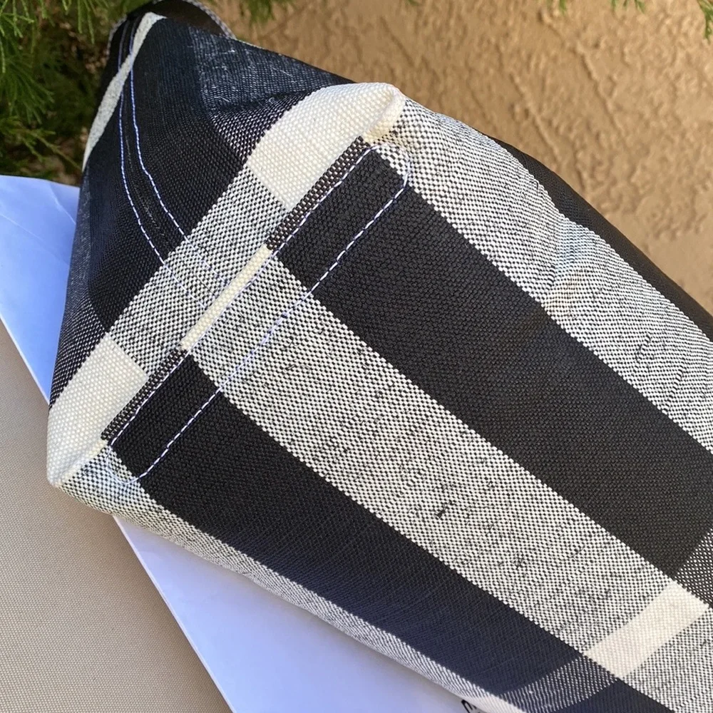 Burberry - Picture 8 of 16